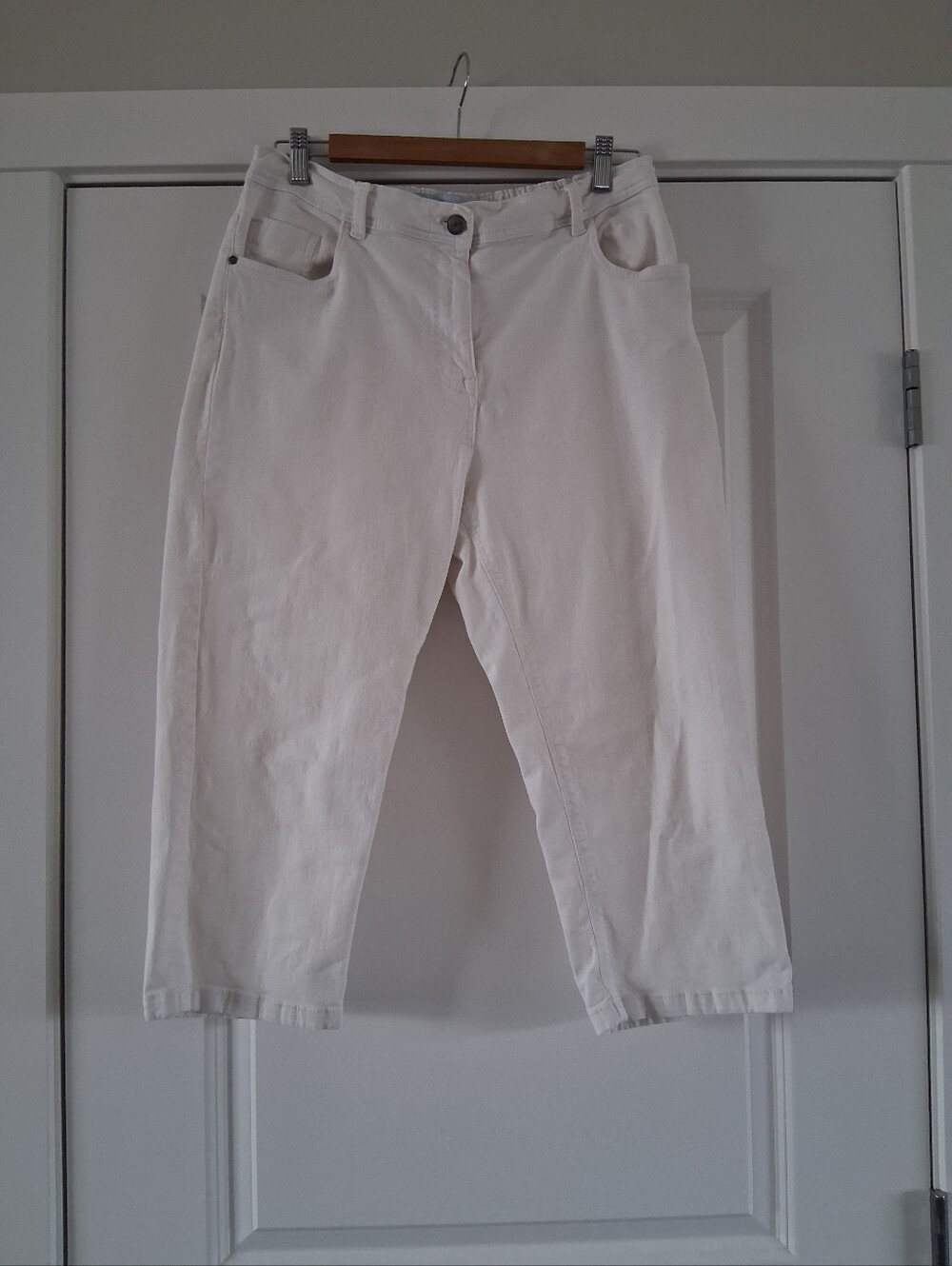 Women’s Cream Capri Jeans - Brand